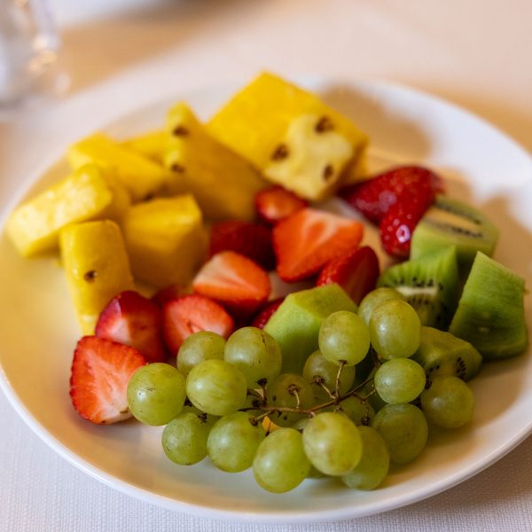 hotel-nordik-andalo-ristorante-coppia-colazione-frutta hotel-nordik-andalo-ristorante-coppia-colazione-frutta