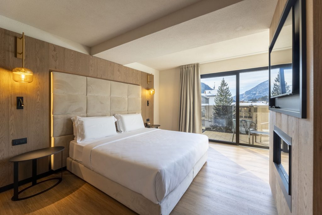camera-deluxe-panorama-in-hotel-nordik-ad-andalo-new-1